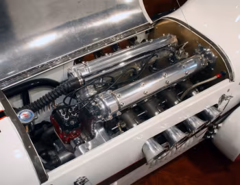 Sob o capô Meskowski Bowes Seal Fast Special '1960