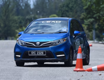 Proton Iriz Premium '04.2019–08.2021