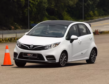 Proton Iriz Premium '04.2019–08.2021
