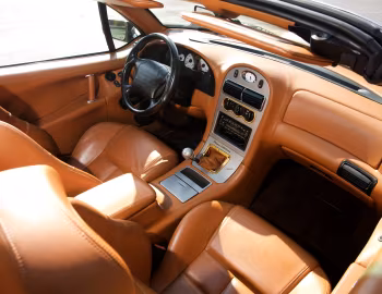 Interior Qvale Mangusta '2000–01