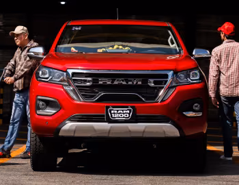 Ram 1200 Laramie Crew Cab [Mexico] '2024–pr.