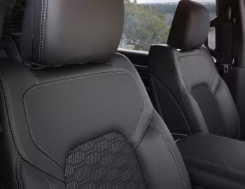 Interior 2022–pr. Ram 1500 Big Horn "BackCountry" Crew Cab (DT) '2021–pr.
