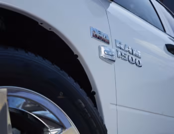 Ram 1500 Express Quad Cab [Australia] (DS) '2018–pr.