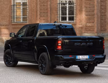 Ram 1500 Laramie Crew Cab Night Edition [EU-spec] (DT) '2024–pr.