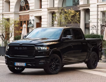 Ram 1500 Laramie Crew Cab Night Edition [EU-spec] (DT) '2024–pr.