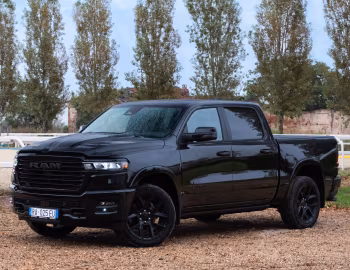 Ram 1500 Laramie Crew Cab Night Edition [EU-spec] (DT) '2024–pr.