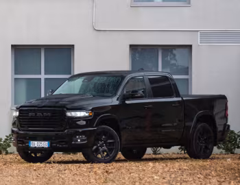 Ram 1500 Laramie Crew Cab Night Edition [EU-spec] (DT) '2024–pr.