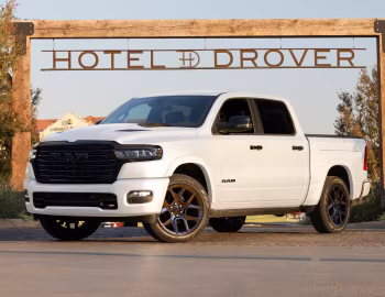 Ram 1500 Laramie Crew Cab Night Edition [Latam] (DT) '2024–pr.
