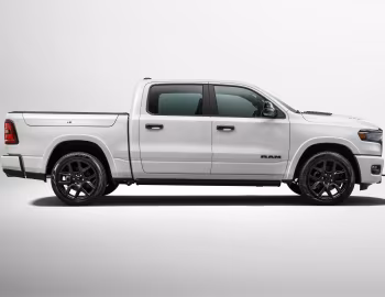 Ram 1500 Laramie Crew Cab Night Edition [Latam] (DT) '2024–pr.