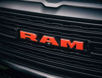 Logotipo 2022 Ram 1500 Limited (RAM)RED (DT) '2021–22