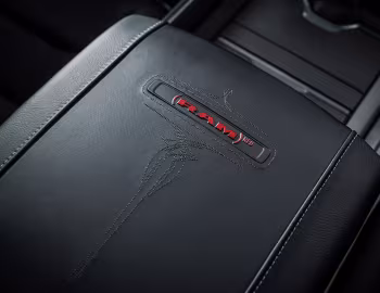 Interior 2022 Ram 1500 Limited (RAM)RED (DT) '2021–22