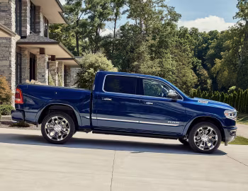 2022 Ram 1500 Limited "10th Anniversary Edition" Crew Cab (DT) '2021–22