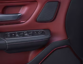 Interior 2019 Ram 1500 Rebel "12" Crew Cab (DT) '2018–19