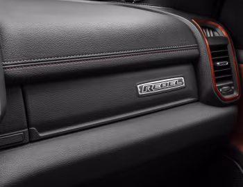 Interior Ram 1500 Rebel [Latam] (DT) '2021–pr.
