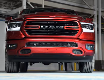 2019–н.ч. Ram 1500 Sport Crew Cab [Canada] (DT) '2018–н.ч.