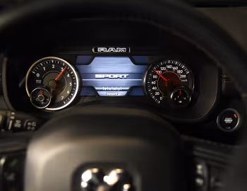 Комбінація приладів 2019–н.ч. Ram 1500 Sport Crew Cab [Canada] (DT) '2018–н.ч.