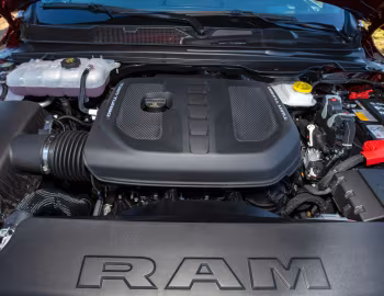 Sob o capô 2025–pr. Ram 1500 Tungsten Crew Cab (DT) '2024–pr.