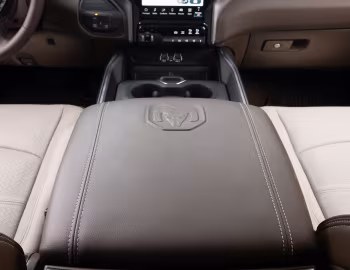 Intérieur Ram 2500 Laramie Crew Cab [Latam] (DJ) '2025–pr.