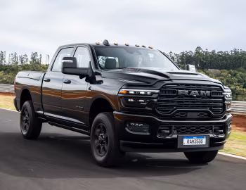 Ram 3500 Laramie "Night Edition" Crew Cab [Latam] (D2) '2025–pr.