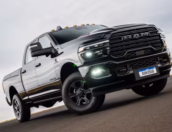 Ram 3500 Laramie "Night Edition" Crew Cab [Latam] (D2) '2025–pr.