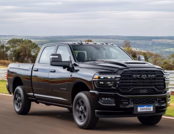 Ram 3500 Laramie "Night Edition" Crew Cab [Latam] (D2) '2025–pr.