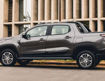 Ram 700 Longhorn Crew Cab '2023–pr.
