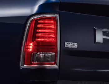 Ram Classic Laramie Crew Cab [Brazil] (DS) '2022–24