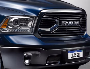 Ram Classic Laramie Crew Cab [Brazil] (DS) '2022–24