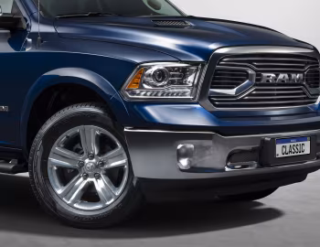 Ram Classic Laramie Crew Cab [Brazil] (DS) '2022–24