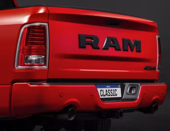 Ram Classic Laramie "Night Edition" Crew Cab [Brazil] (DS) '2022–24