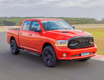 Ram Classic Laramie "Night Edition" Crew Cab [Brazil] (DS) '2022–24