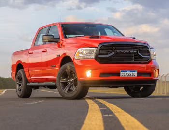 Ram Classic Laramie "Night Edition" Crew Cab [Brazil] (DS) '2022–24