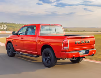 Ram Classic Laramie "Night Edition" Crew Cab [Brazil] (DS) '2022–24