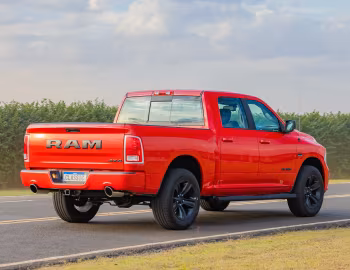 Ram Classic Laramie "Night Edition" Crew Cab [Brazil] (DS) '2022–24