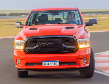Ram Classic Laramie "Night Edition" Crew Cab [Brazil] (DS) '2022–24