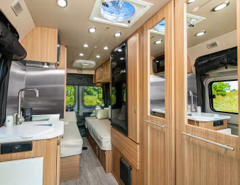 Interior 2021–pr. Roadtrek Chase '10.2020–pr.