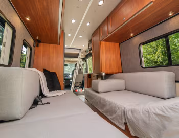 Interior 2021–pr. Roadtrek Play Slumber '2020–pr.