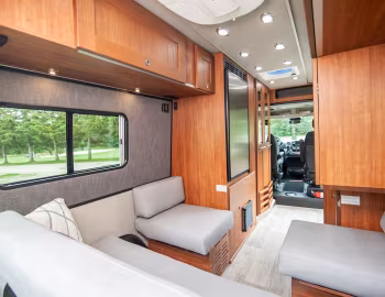 Interior 2022–pr. Roadtrek Play SRT '2021–pr.