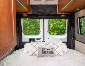 Interior 2022–pr. Roadtrek Play SRT '2021–pr.