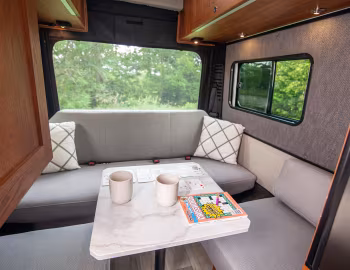 Interior 2022–pr. Roadtrek Play SRT '2021–pr.