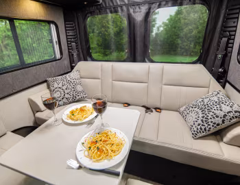 Інтер'єр 2021–н.ч. Roadtrek Zion Slumber '10.2020–н.ч.