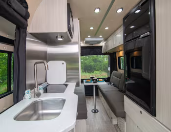 Interior 2021–pr. Roadtrek Zion Slumber '10.2020–pr.