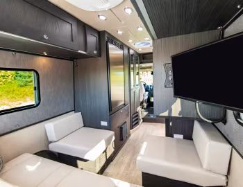 Interior 2021–pr. Roadtrek Zion SRT '2020–pr.