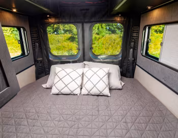 Interior 2021–pr. Roadtrek Zion SRT '2020–pr.