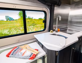 Interior 2021–pr. Roadtrek Zion SRT '2020–pr.