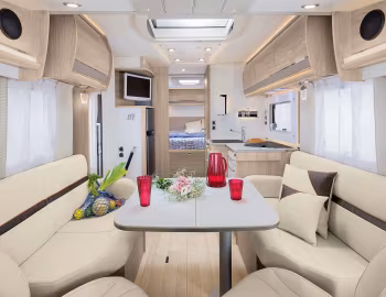 Intérieur 2018–pr. Rapido 8096dF '2017–pr.