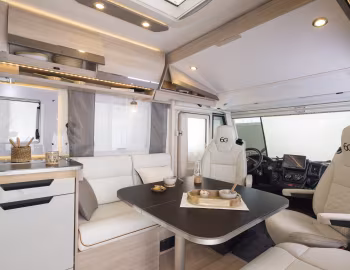 Интерьер 2022 Rapido 8096dF "60 Edition" '2021–22