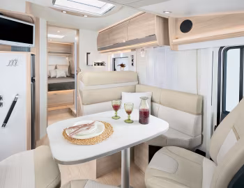 Intérieur 2018–20 Rapido 880F '2017–20