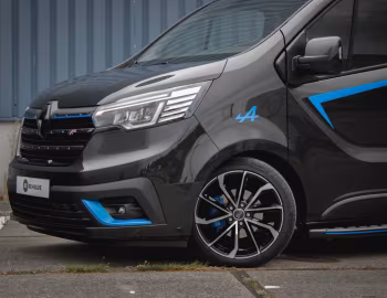 RE-VOLVE Renault Trafic Alpine (X82) '2023