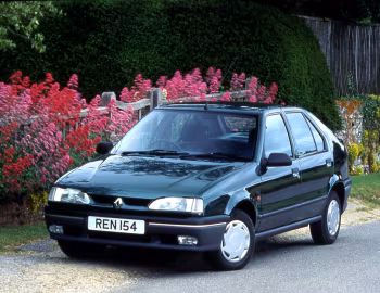 Renault 19 5-door [UK-spec] (B53) '1992–96